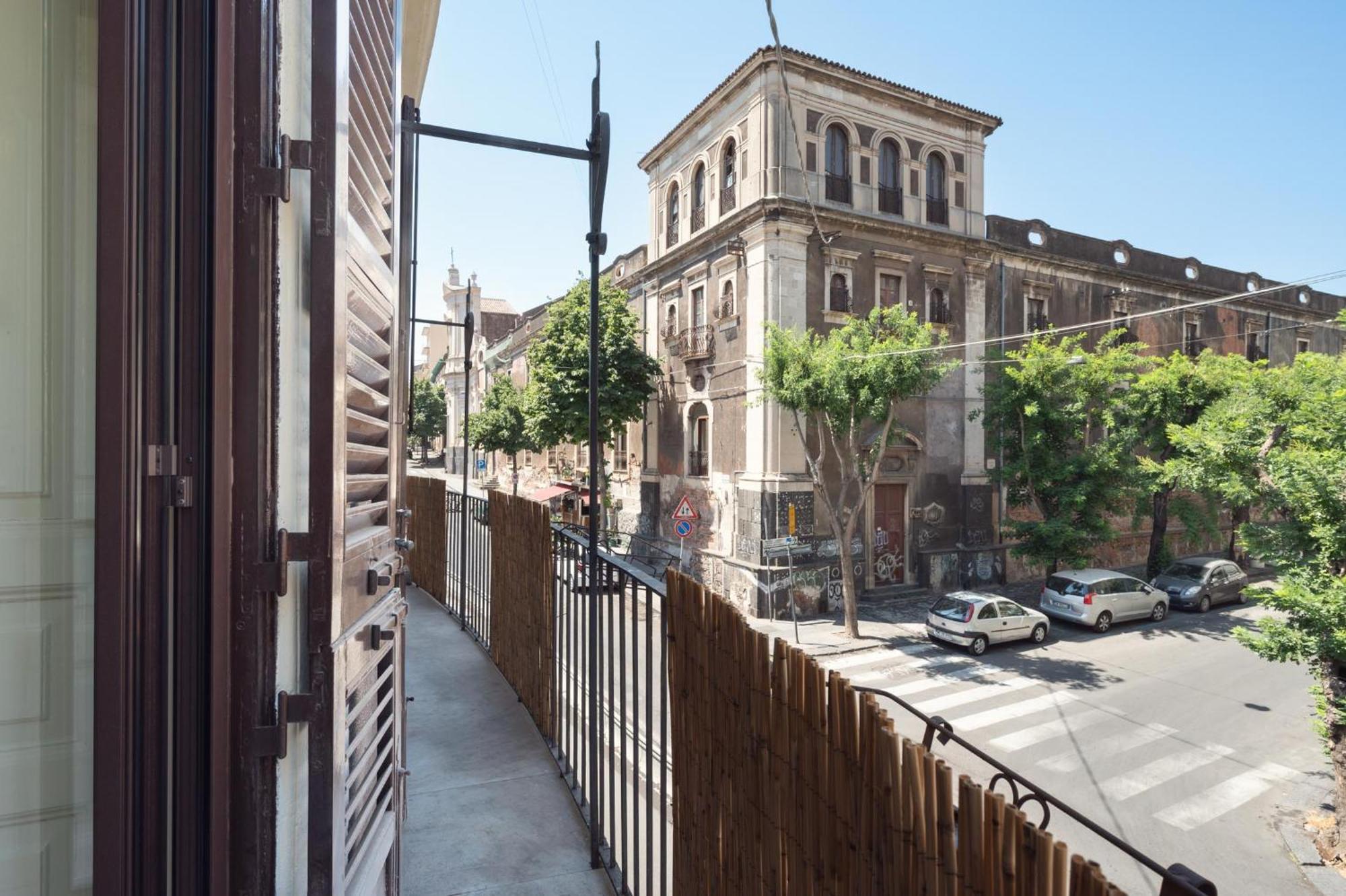 Terra Dell'Etna Apartment Catania Exterior photo